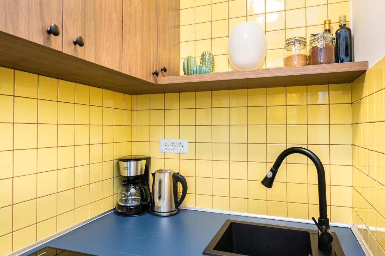 Elegant Studio In The Heart Of The Town Boekarest Buitenkant foto